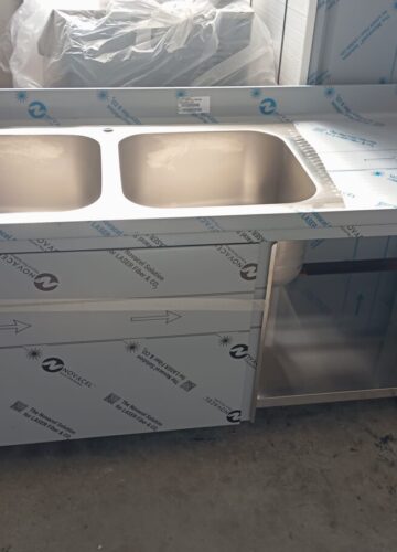 LAVATOIO ACCIAIO C/RIPIANO INFERIORE CON PORTE SCORREVOLI 2V 180x70xh85 METALTECNICA